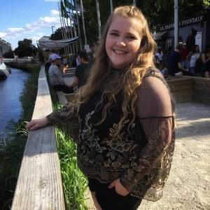 Meet your Posher, Cassie